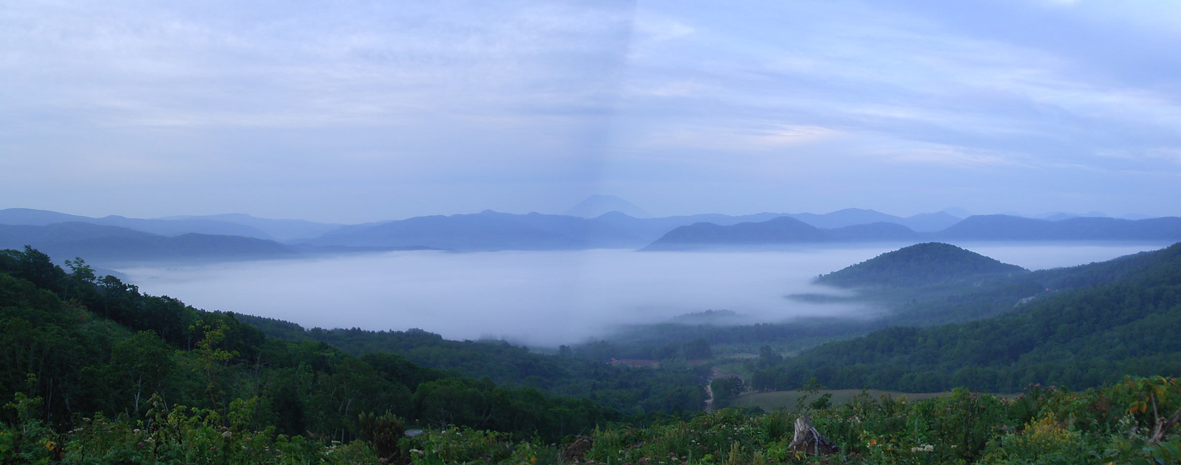 雲海を望む羊蹄山２